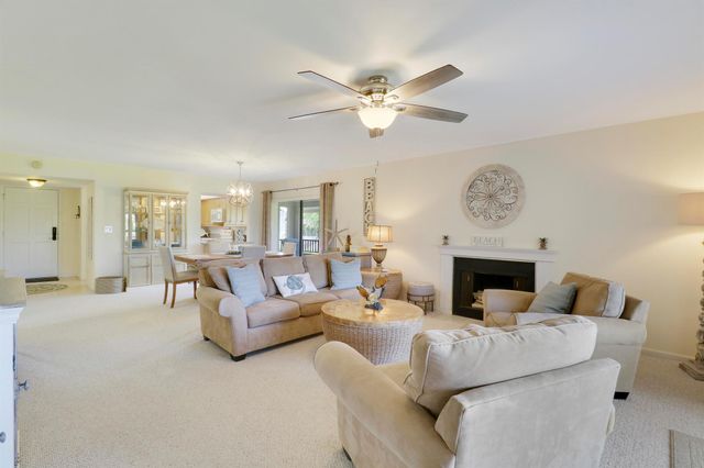 304 Clubhouse Circle, Jupiter, FL 33477