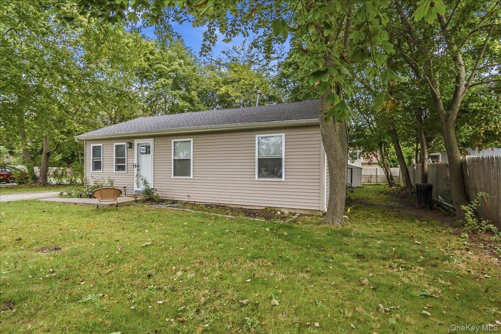 761 Provost Avenue, Bellport, NY 11713 — photo 2