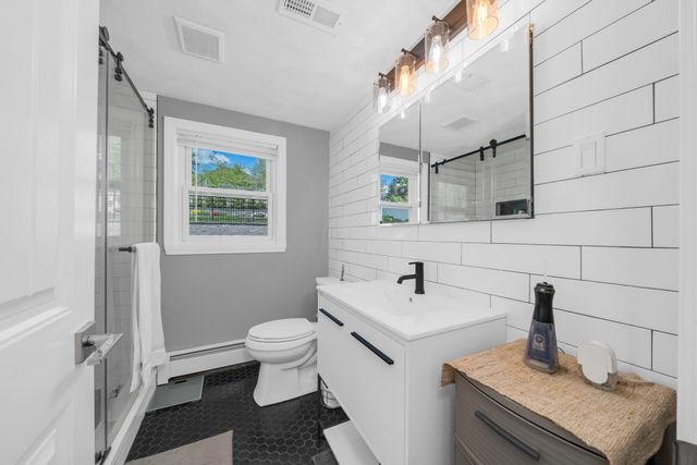 400 Andover St, Wilmington, MA 01887