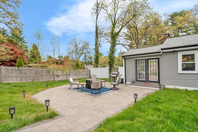 400 Andover St, Wilmington, MA 01887