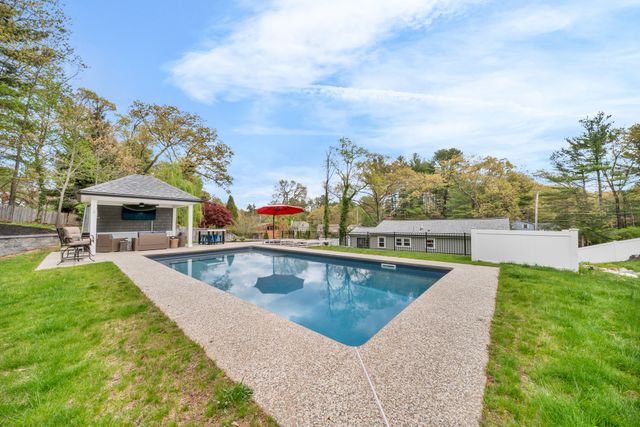 400 Andover St, Wilmington, MA 01887
