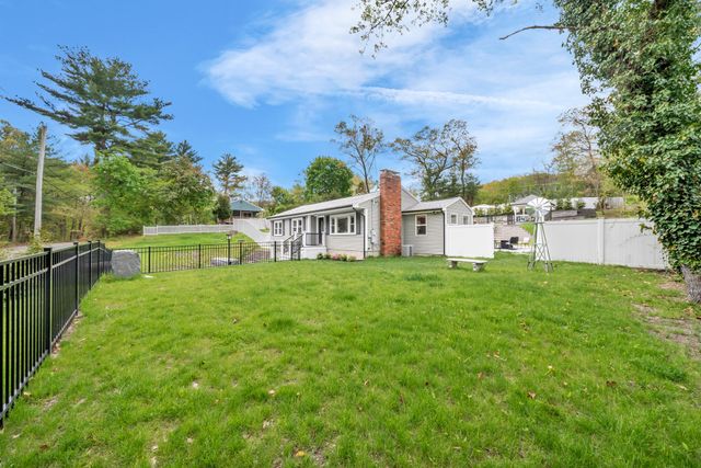 400 Andover St, Wilmington, MA 01887
