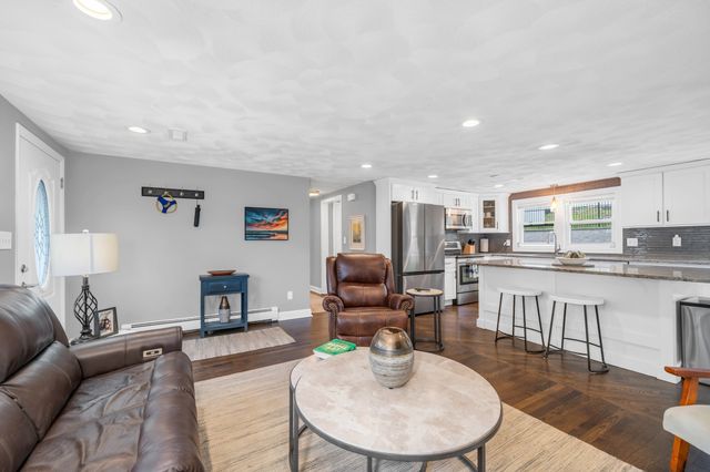 400 Andover St, Wilmington, MA 01887
