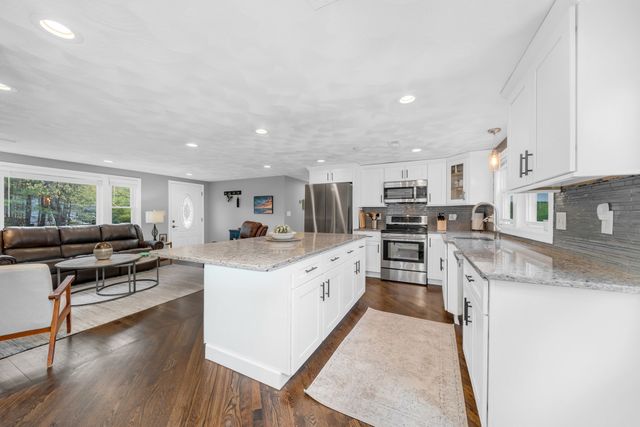 400 Andover St, Wilmington, MA 01887
