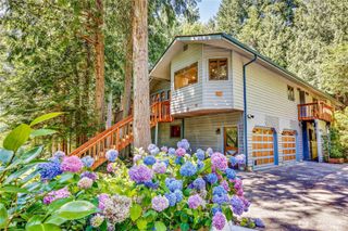 11 Bishop Hill Road, Chimacum, WA 98325