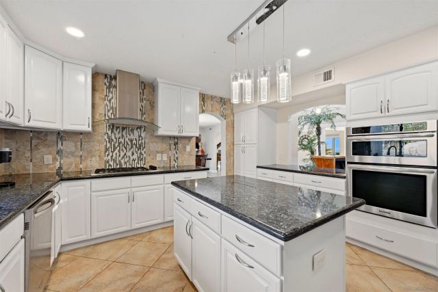 3025 Chicago, San Diego, CA 92117