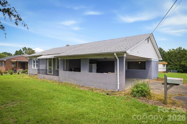 300 N Center Street, Hildebran, NC 28637