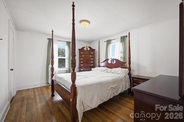300 N Center Street, Hildebran, NC 28637