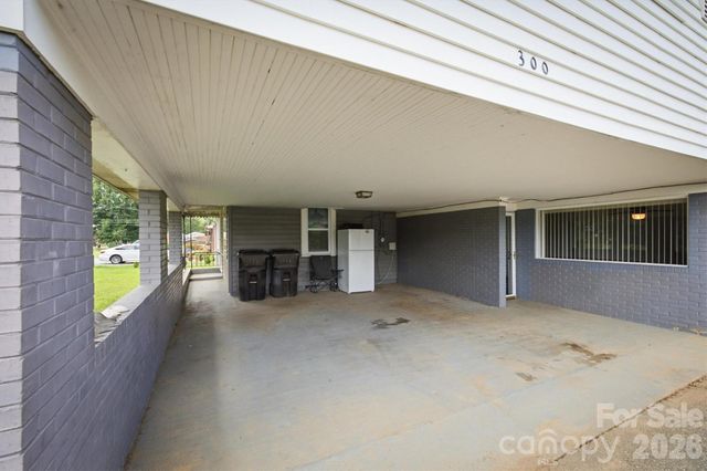 300 N Center Street, Hildebran, NC 28637