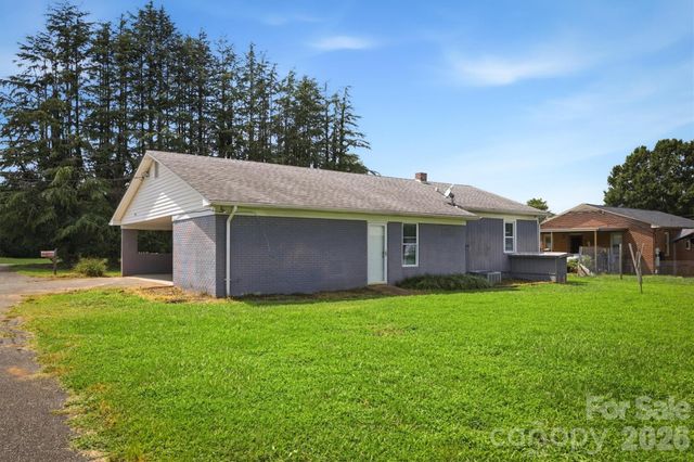 300 N Center Street, Hildebran, NC 28637