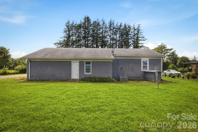 300 N Center Street, Hildebran, NC 28637