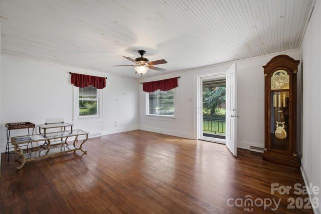 300 N Center Street, Hildebran, NC 28637