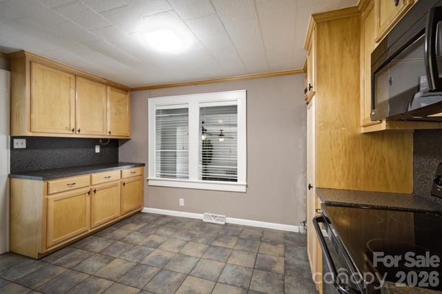 300 N Center Street, Hildebran, NC 28637