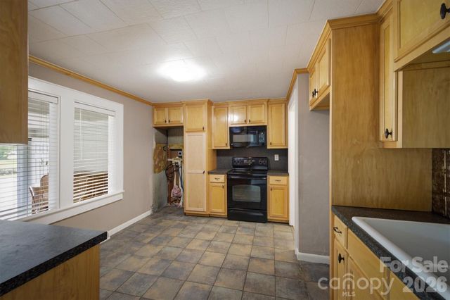 300 N Center Street, Hildebran, NC 28637