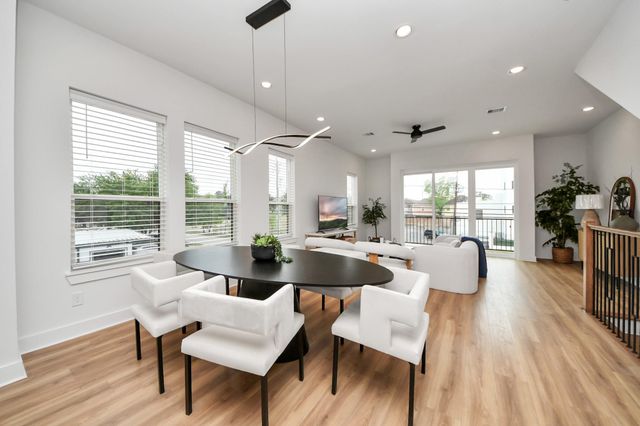 2426 Ella Boulevard, Houston, TX 77008