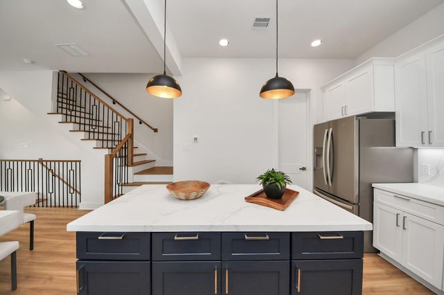 2426 Ella Boulevard, Houston, TX 77008