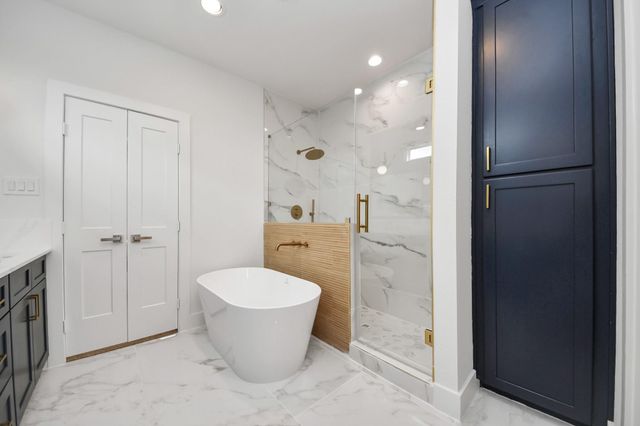 2426 Ella Boulevard, Houston, TX 77008