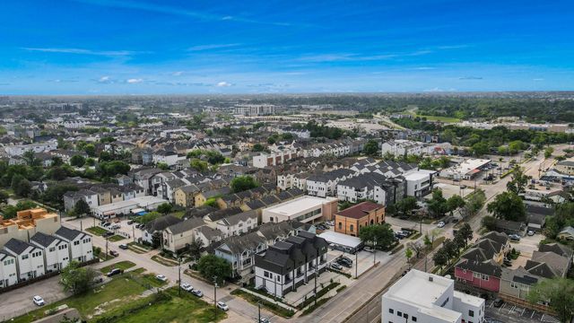 2426 Ella Boulevard, Houston, TX 77008