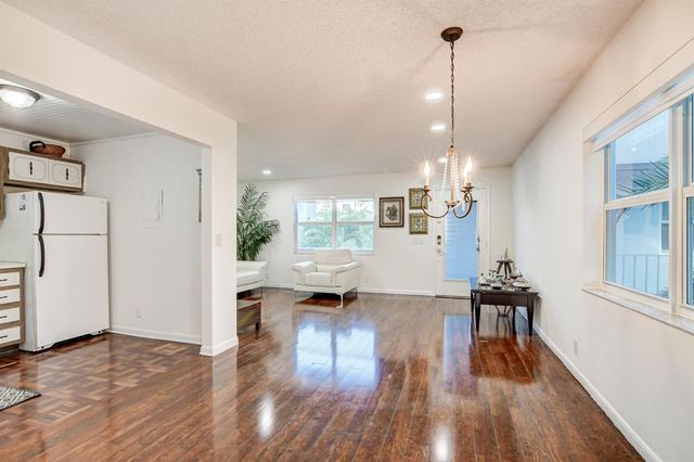 42 Burgundy A, Delray Beach, FL 33484