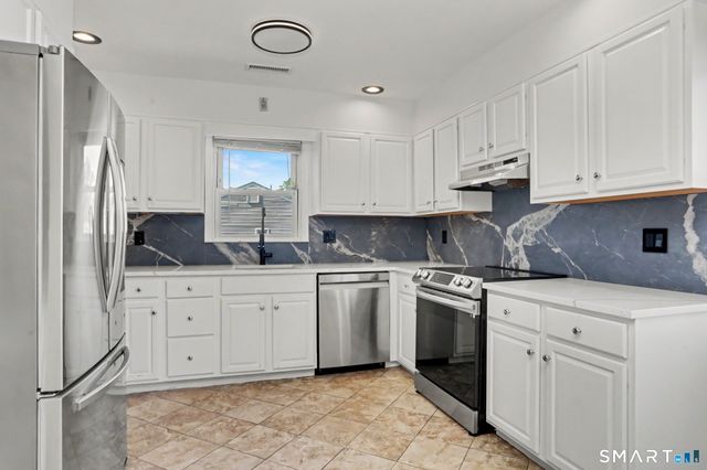 92 Burwood Avenue 2, Stamford, CT 06902