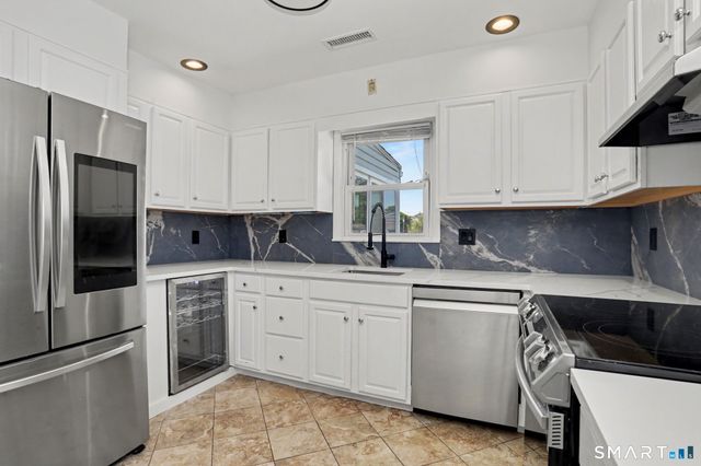92 Burwood Avenue 2, Stamford, CT 06902