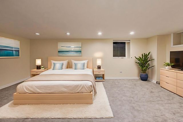 6420 N Navajo Avenue, Chicago, IL 60646