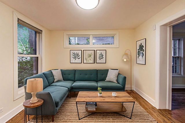 6420 N Navajo Avenue, Chicago, IL 60646