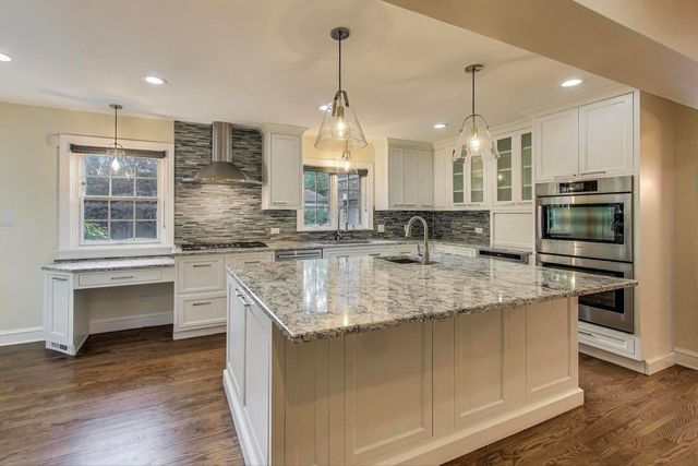 6420 N Navajo Avenue, Chicago, IL 60646