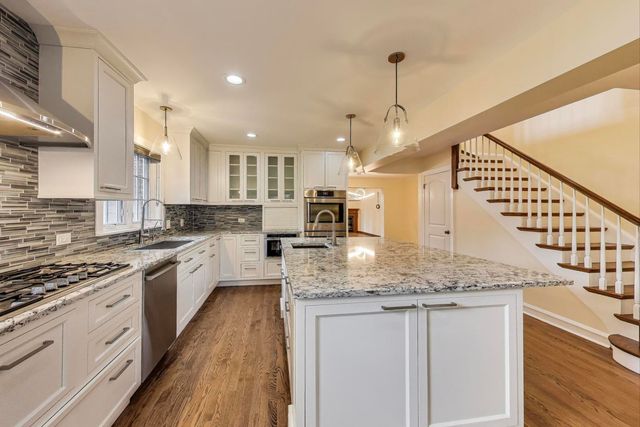 6420 N Navajo Avenue, Chicago, IL 60646