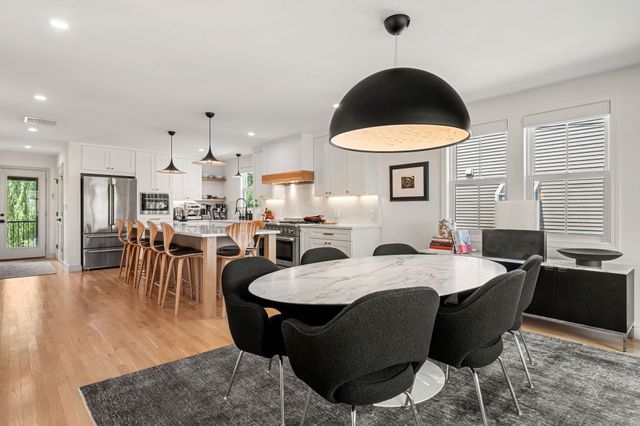 82 Kings Highway, Hampton, NH 03842