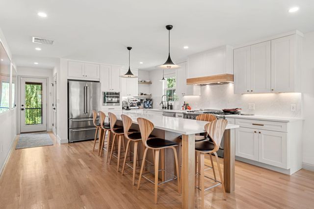 82 Kings Highway, Hampton, NH 03842
