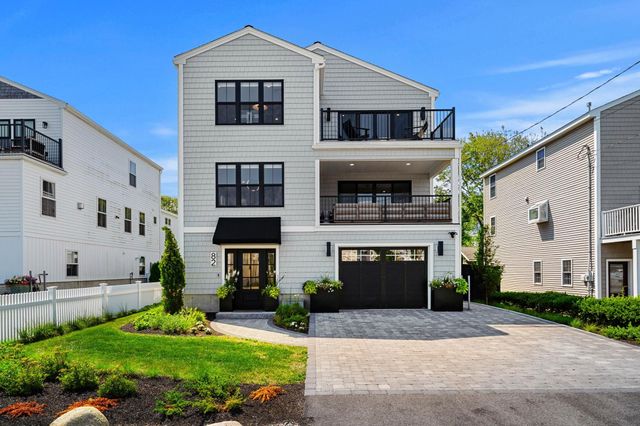 82 Kings Highway, Hampton, NH 03842
