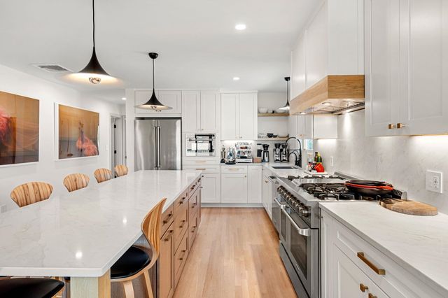 82 Kings Highway, Hampton, NH 03842