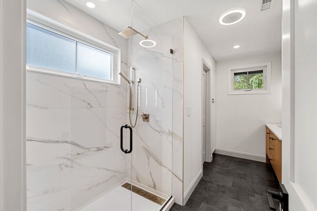 82 Kings Highway, Hampton, NH 03842
