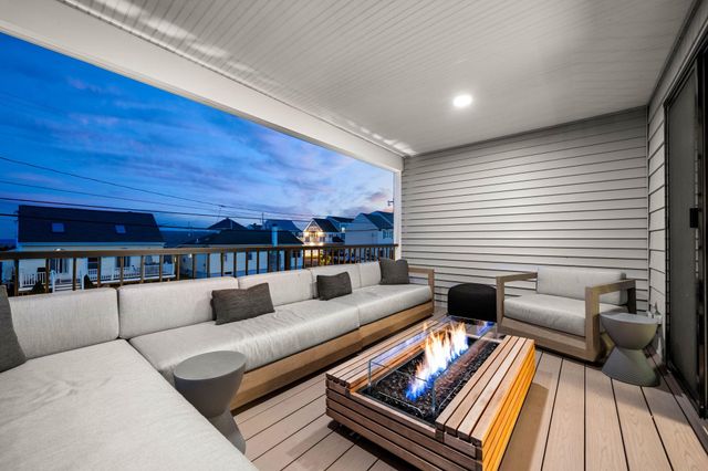 82 Kings Highway, Hampton, NH 03842
