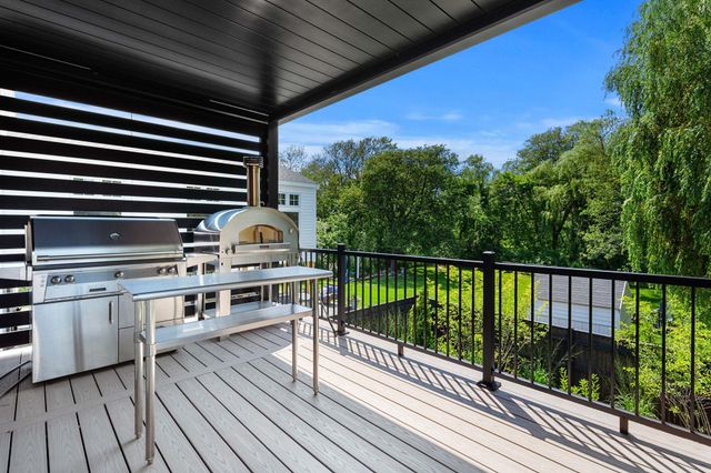 82 Kings Highway, Hampton, NH 03842