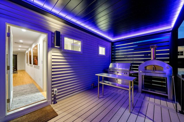 82 Kings Highway, Hampton, NH 03842