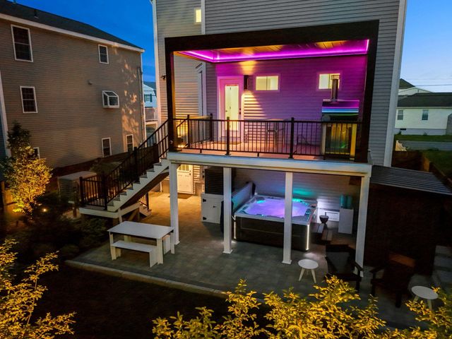 82 Kings Highway, Hampton, NH 03842