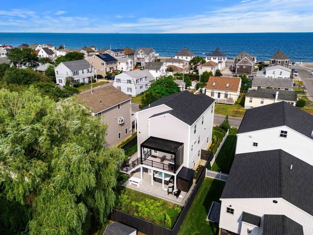 82 Kings Highway, Hampton, NH 03842