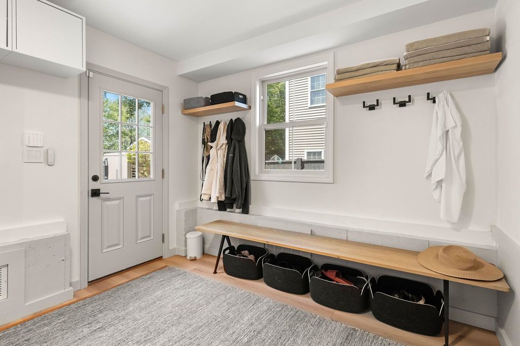 Image 18 of property listing at 82 Kings Highway, Hampton, NH 03842