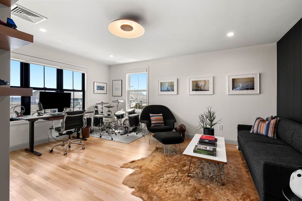 Image 40 of property listing at 82 Kings Highway, Hampton, NH 03842