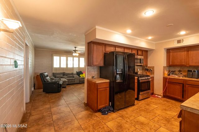 5632 E Calle Aurora, Tucson, AZ 85711
