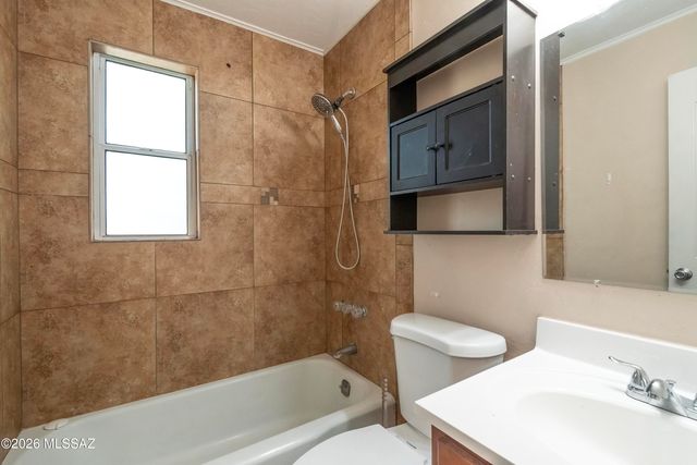 5632 E Calle Aurora, Tucson, AZ 85711