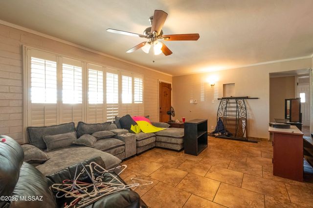 5632 E Calle Aurora, Tucson, AZ 85711