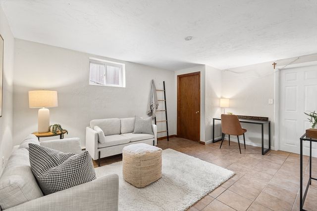 21 Hillside Avenue 21, Everett, MA 02149