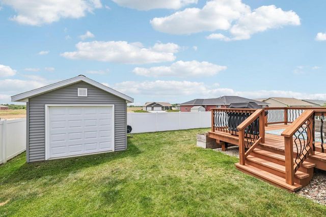 39 E Gailen Lane, Milton, WI 53563