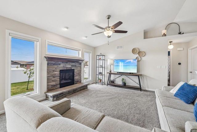 39 E Gailen Lane, Milton, WI 53563