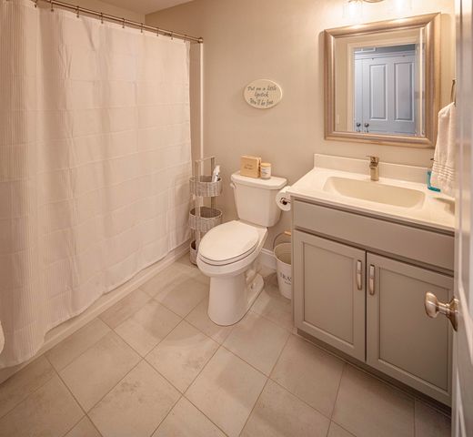 16B Lunas Ave, Epping, NH 03042