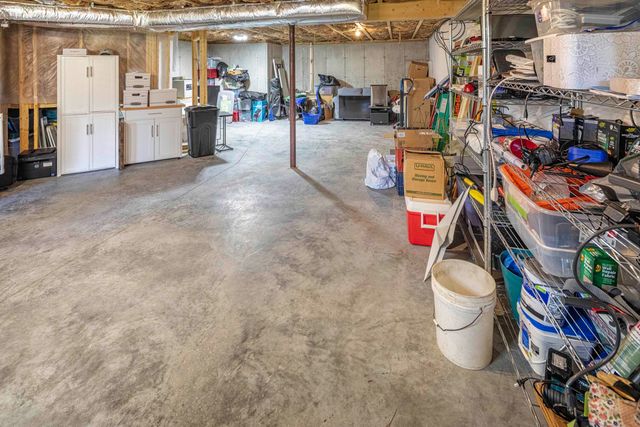 16B Lunas Ave, Epping, NH 03042