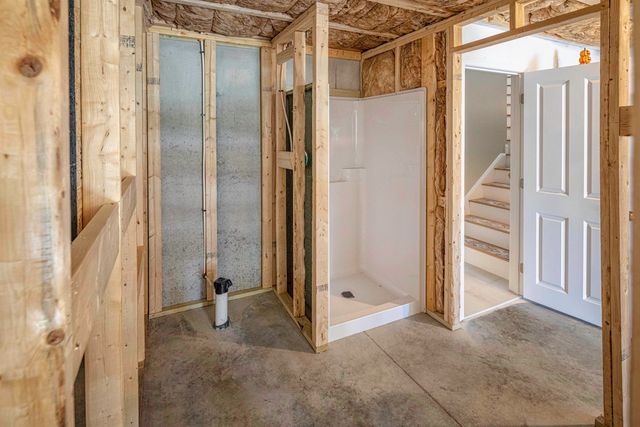 16B Lunas Ave, Epping, NH 03042